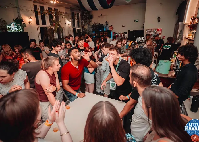 Little Havana PartyHostel